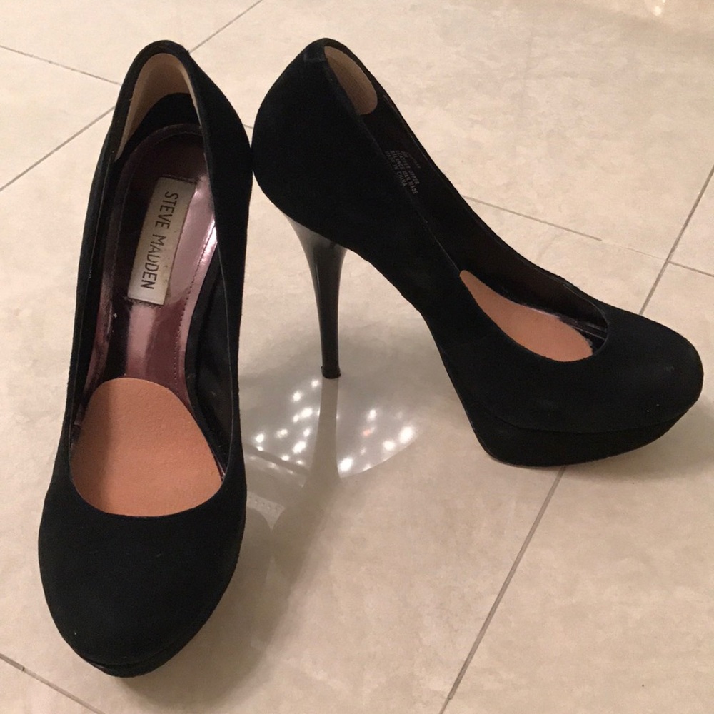 Steve Madden black suede platform pumps